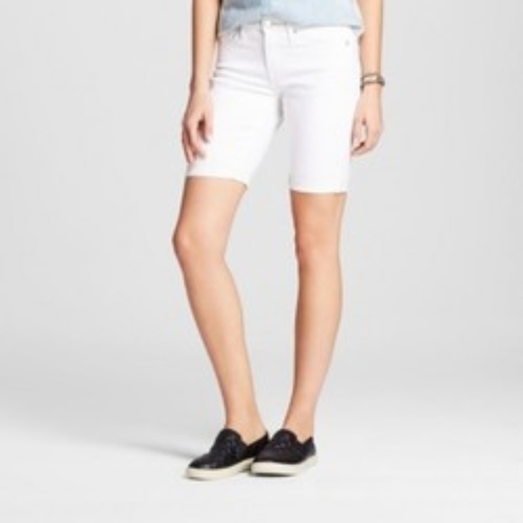 Mossimo Supply Co. Pants - 4/$15 Mossimo Supply Co. Women’s Size 00 24" Bermuda Shorts White